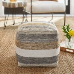 Josalind Pouf