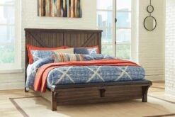 Lakeleigh Panel Bed W/ Bench Footboard