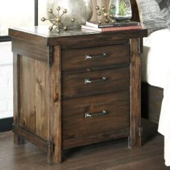 Lakeleigh Panel Bed W/ Bench Footboard -Signature Design by Ashley B718 93 nightstand 1 1