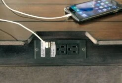 Lakeleigh Panel Bedroom Set W/ Bench Footboard Bed -Signature Design by Ashley B718 93 nightstand 3