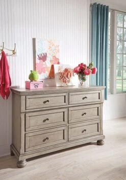 Lettner Youth Dresser