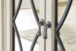 Arlendyne Server -Signature Design by Ashley D980 60 server 3