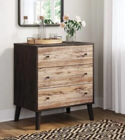 Lannover Three Drawer Chest