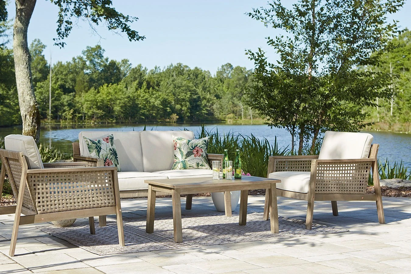 Barn Cove Outdoor Seating Set