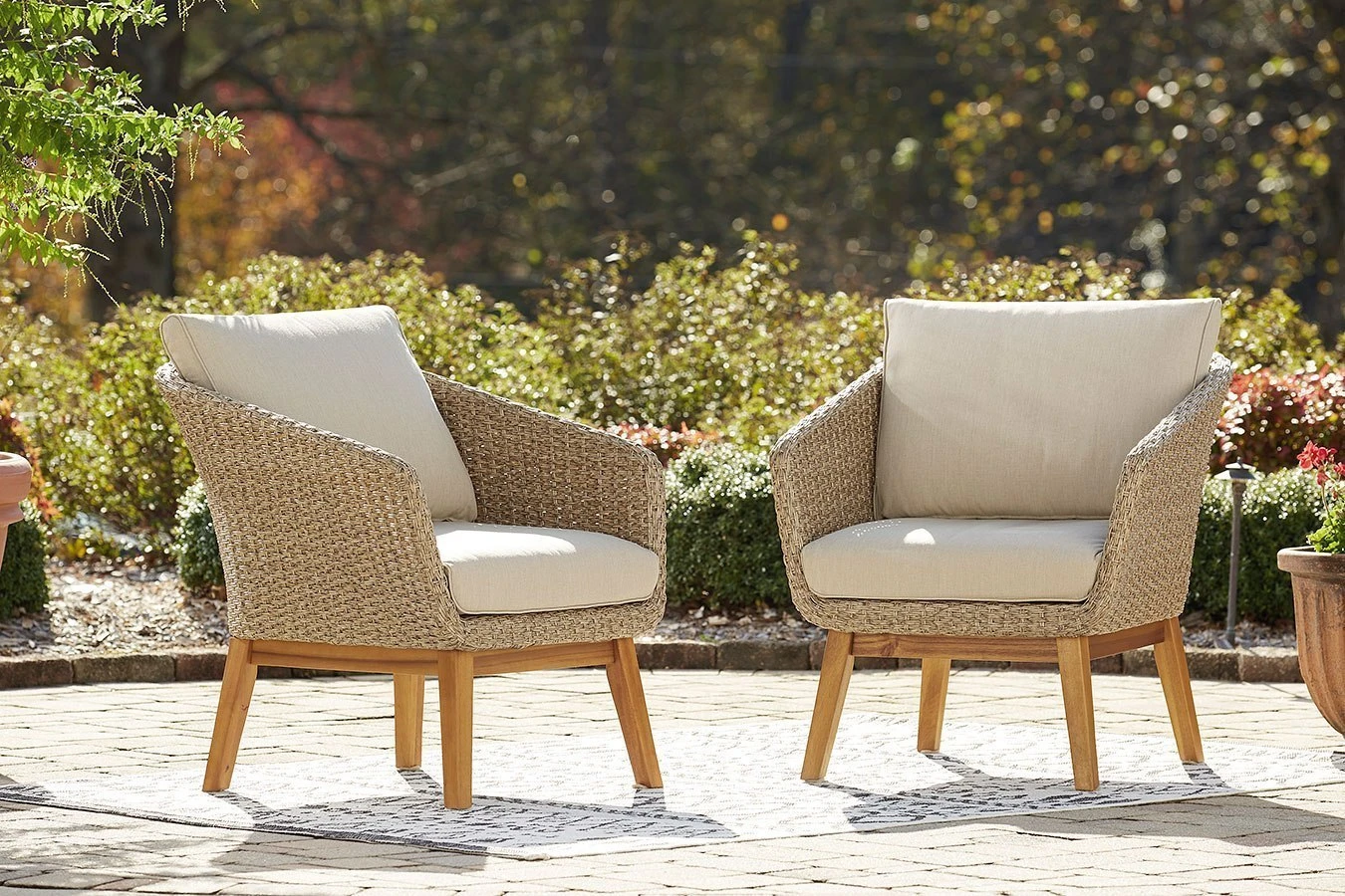 Crystal Cave Outdoor Lounge Chair (Set Of 2)