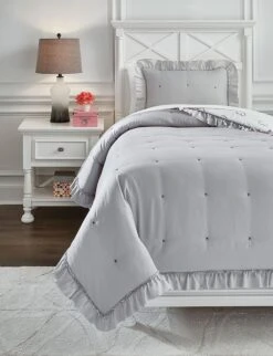 Hartlen Youth Comforter Set
